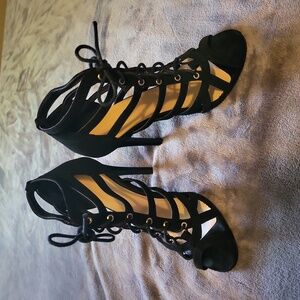 Shoe